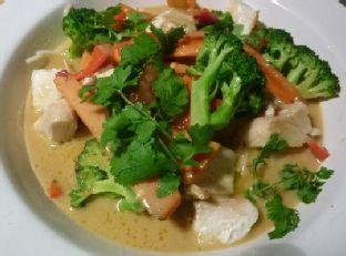 Halibut with Coconut and Green Curry